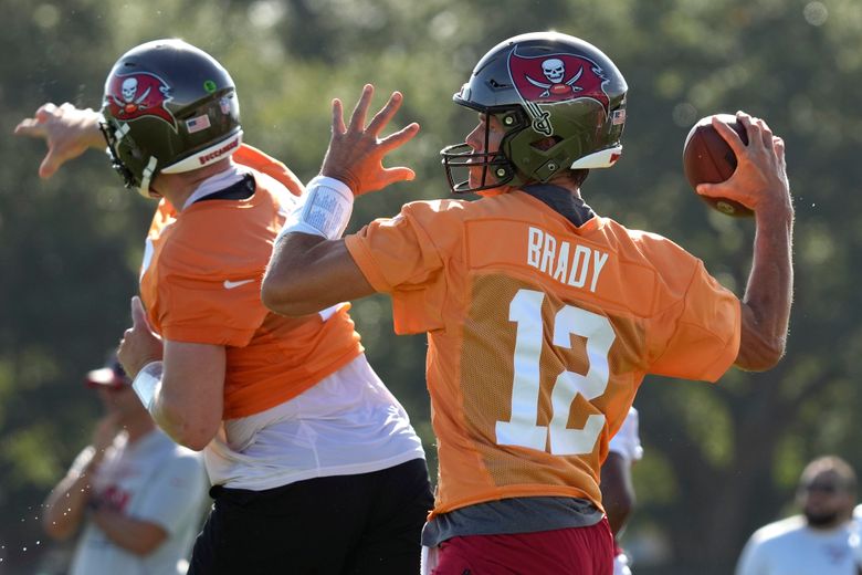 Tampa Bay Buccaneers-spelare kommer att bära orangea tröjor under den nya säsongen